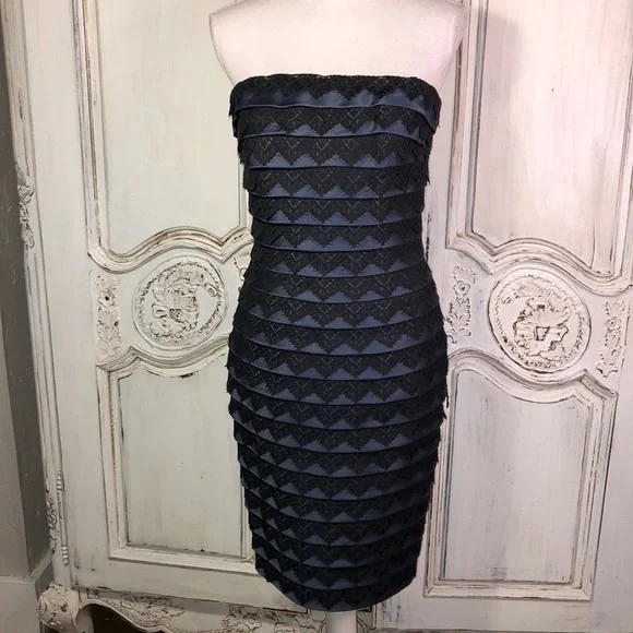 Carmen Marc Valvo Strapless Navy and Black Bandage Special Occassion Dress S/8 - Picture 1 of 16